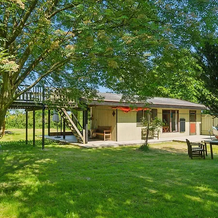 Idyllic Coastal Comfort And Relaxing