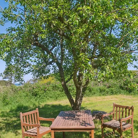 Idyllic Coastal Comfort And Relaxing *